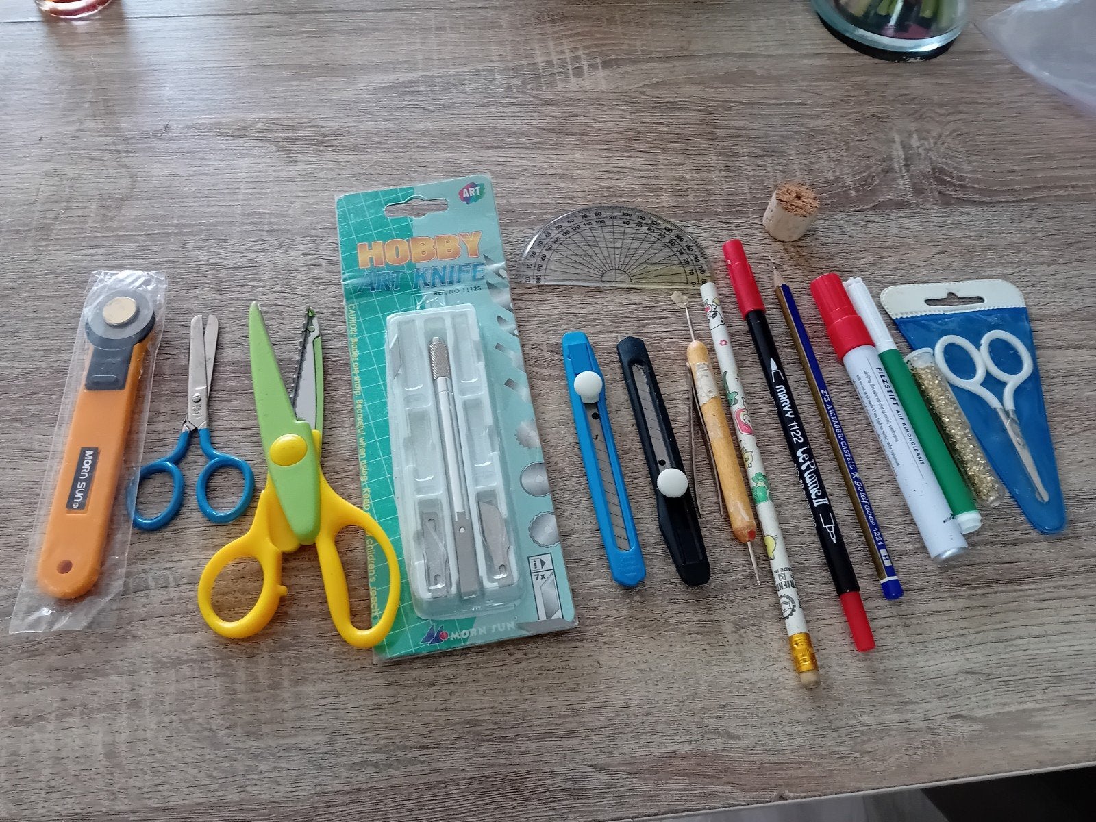 Knutselset met diverse gereedschappen en materialen, Gebruikt, Overige thema's, Meerkleurig, Ophalen of Verzenden