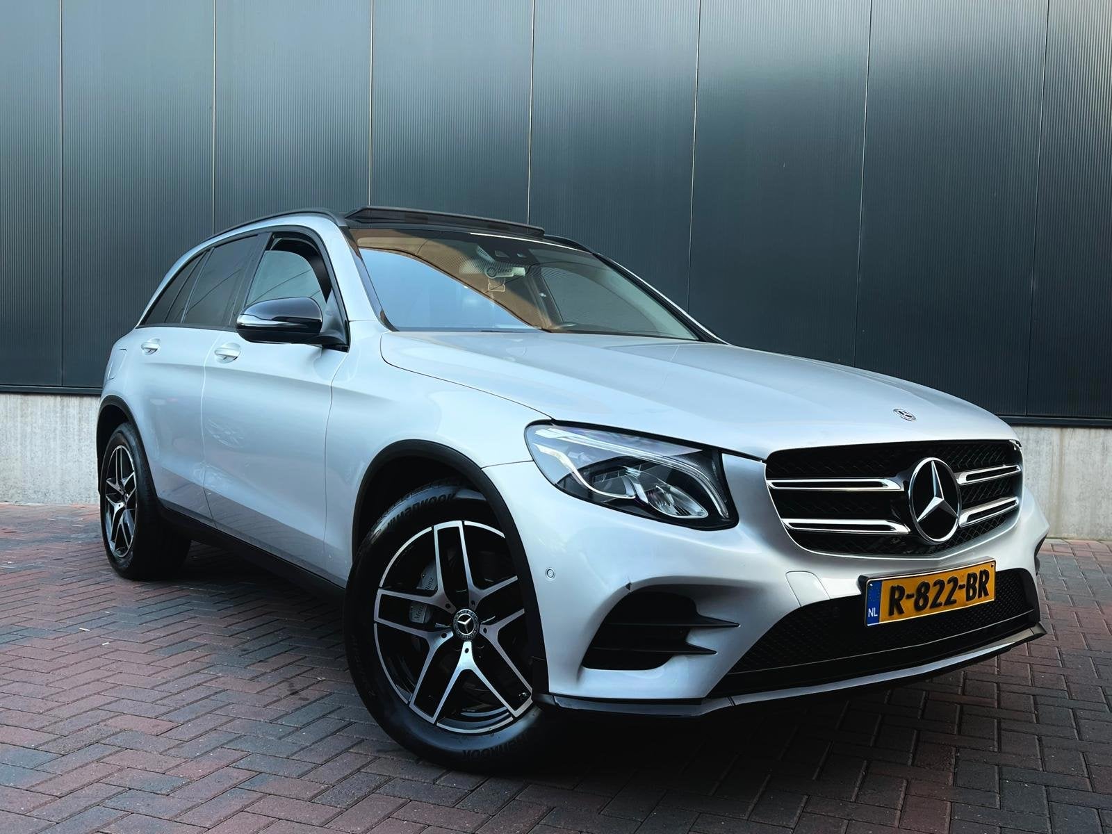 Mercedes-Benz GLC-klasse 250 4MATIC * AMG * Pano * Cruise *, Gebruikt, Vierwielaandrijving, SUV of Terreinwagen, Benzine