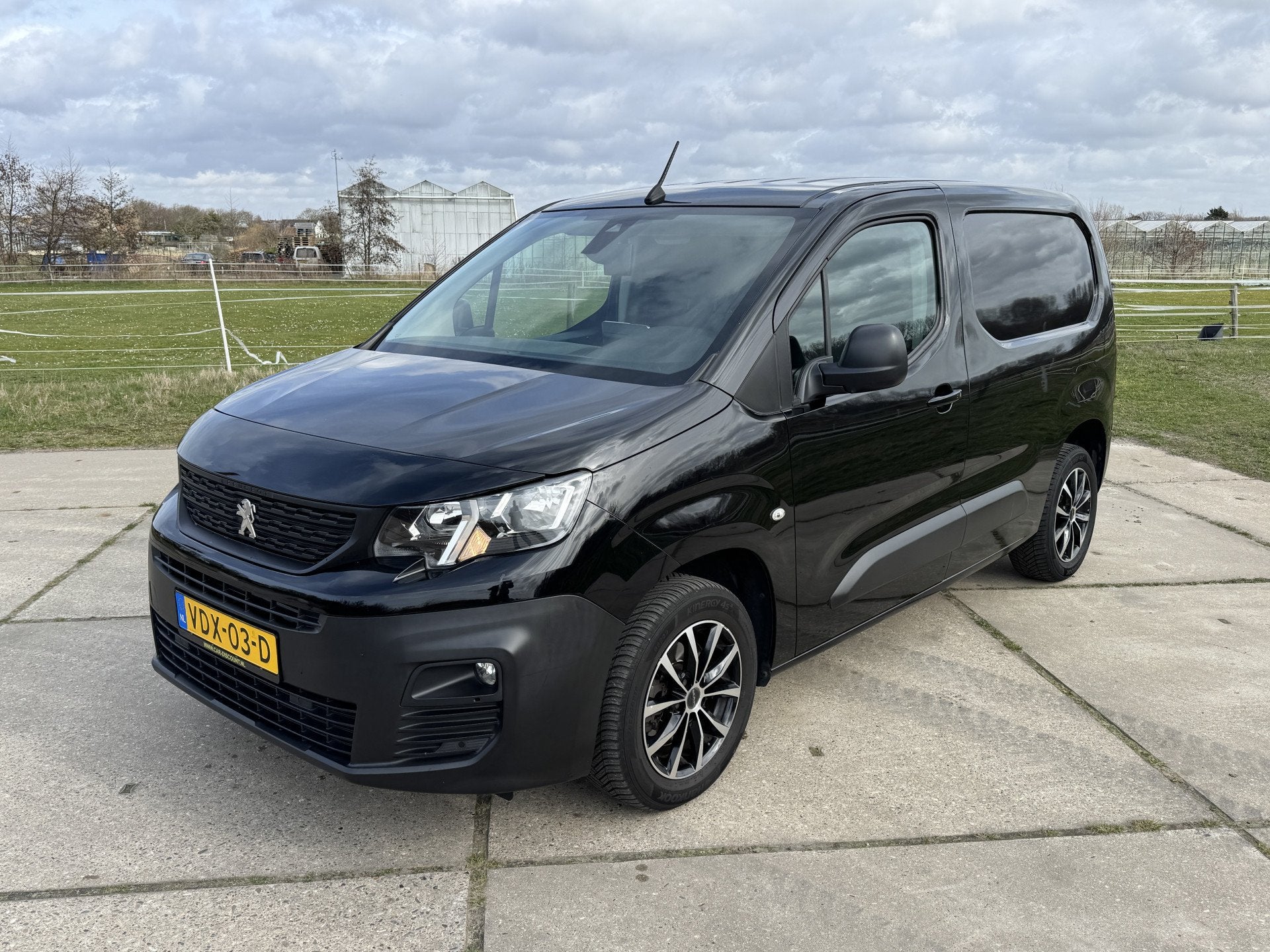 Peugeot Partner 1.5 BlueHDI 131PK automaat airco 3 zits, Auto's, Gebruikt, 4 cilinders, Origineel Nederlands, Bedrijf