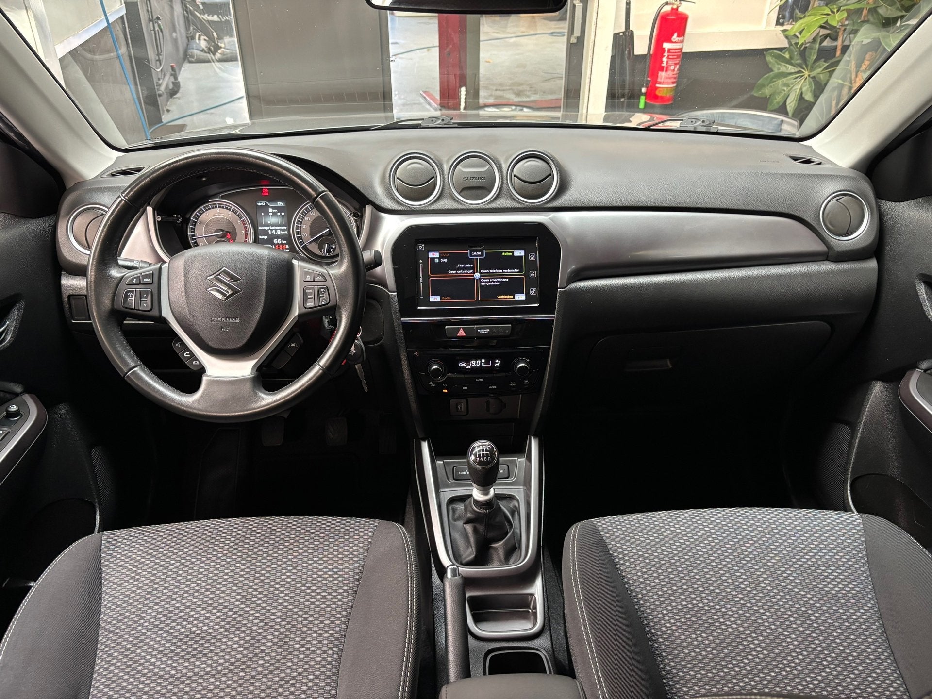 Foto 17 van Suzuki VITARA 1.4 Boosterjet Comfort Smart Hybrid /Camera /