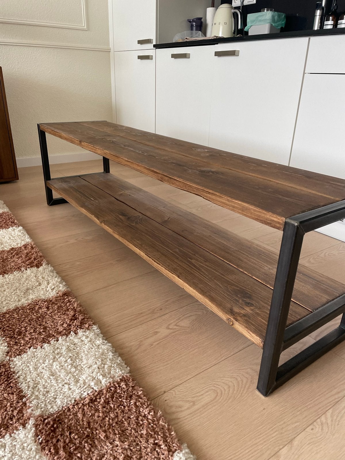 Industriële Tv meubel in notenkleur - 160cm breed, Huis en Inrichting, Kasten | Schoenenrekken, Ophalen, Zo goed als nieuw