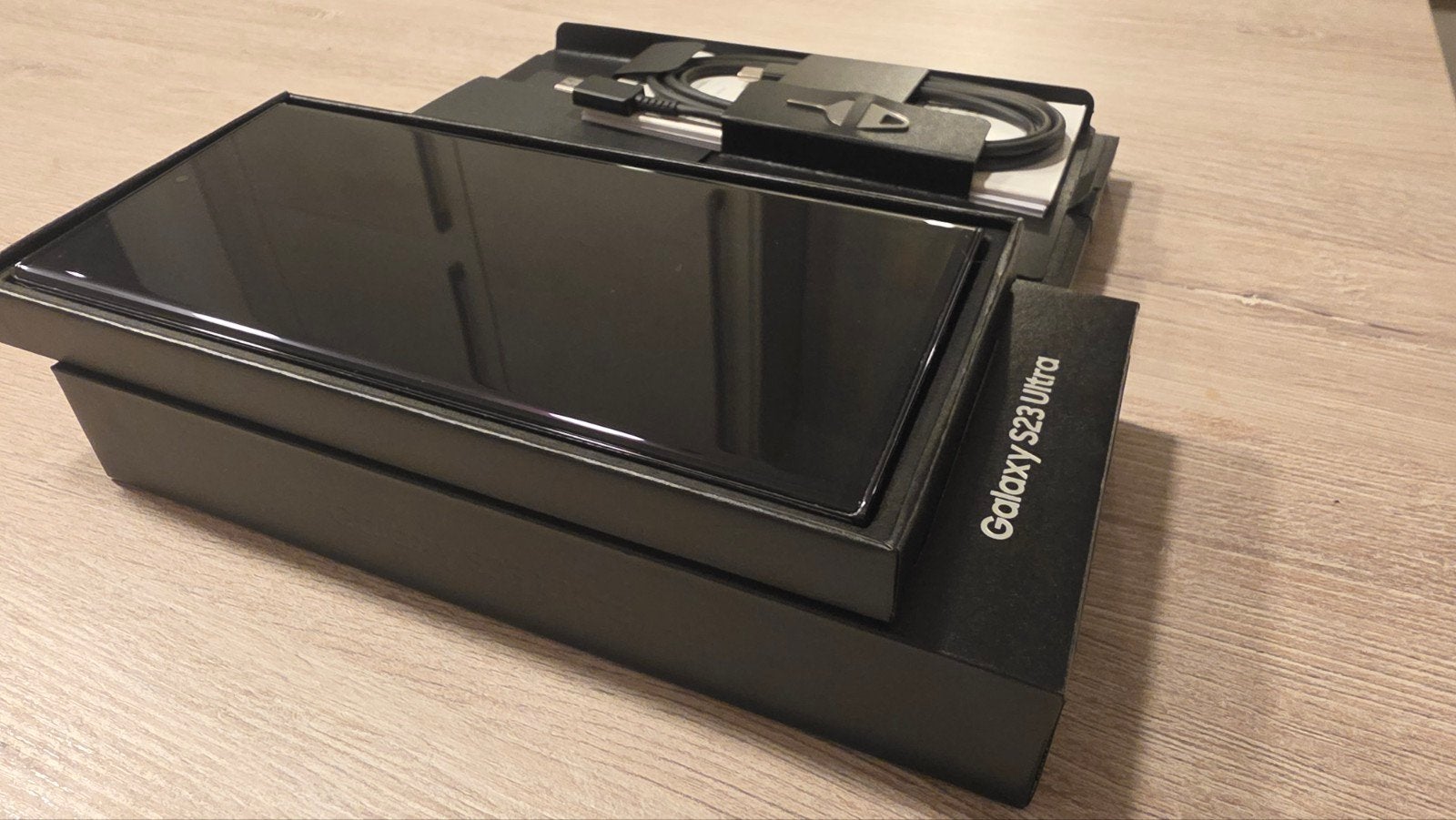 Foto 3 van Samsung Galaxy S23 Ultra 256GB Zwart - Zo goed als nieuw