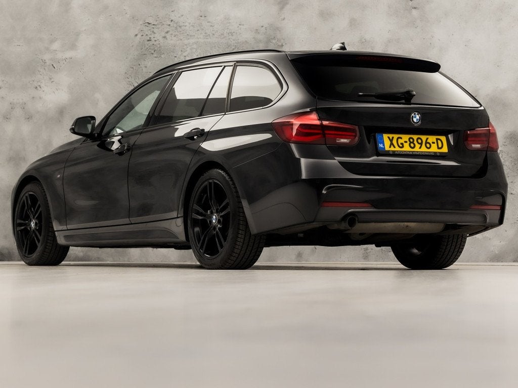 BMW 3 Serie Touring 318i M Sport Automaat (GROOT NAVI, M PAK, Auto's, BMW, Automaat, 12 maanden, Gebruikt, 1465 kg