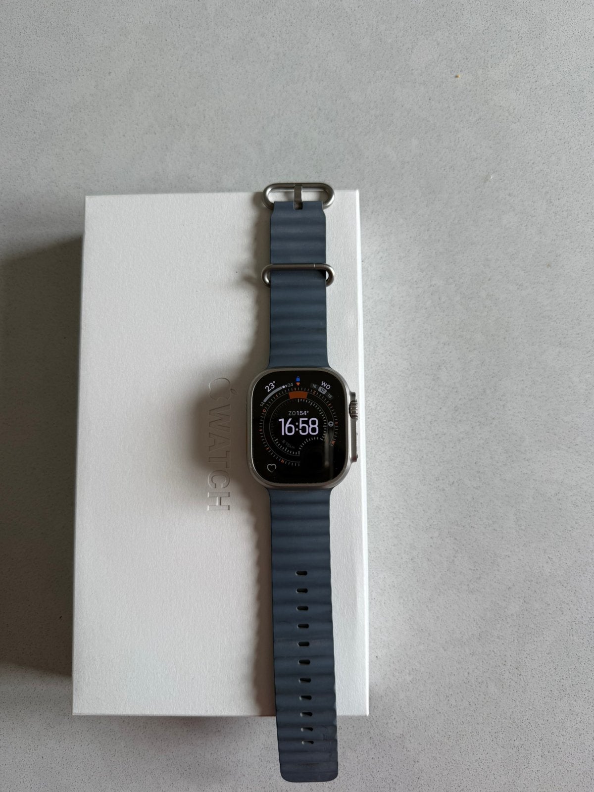 Apple watch ultra 3 titanium met oceen blauwe band, Sieraden, Tassen en Uiterlijk, Smartwatches, Ophalen of Verzenden, Zo goed als nieuw
