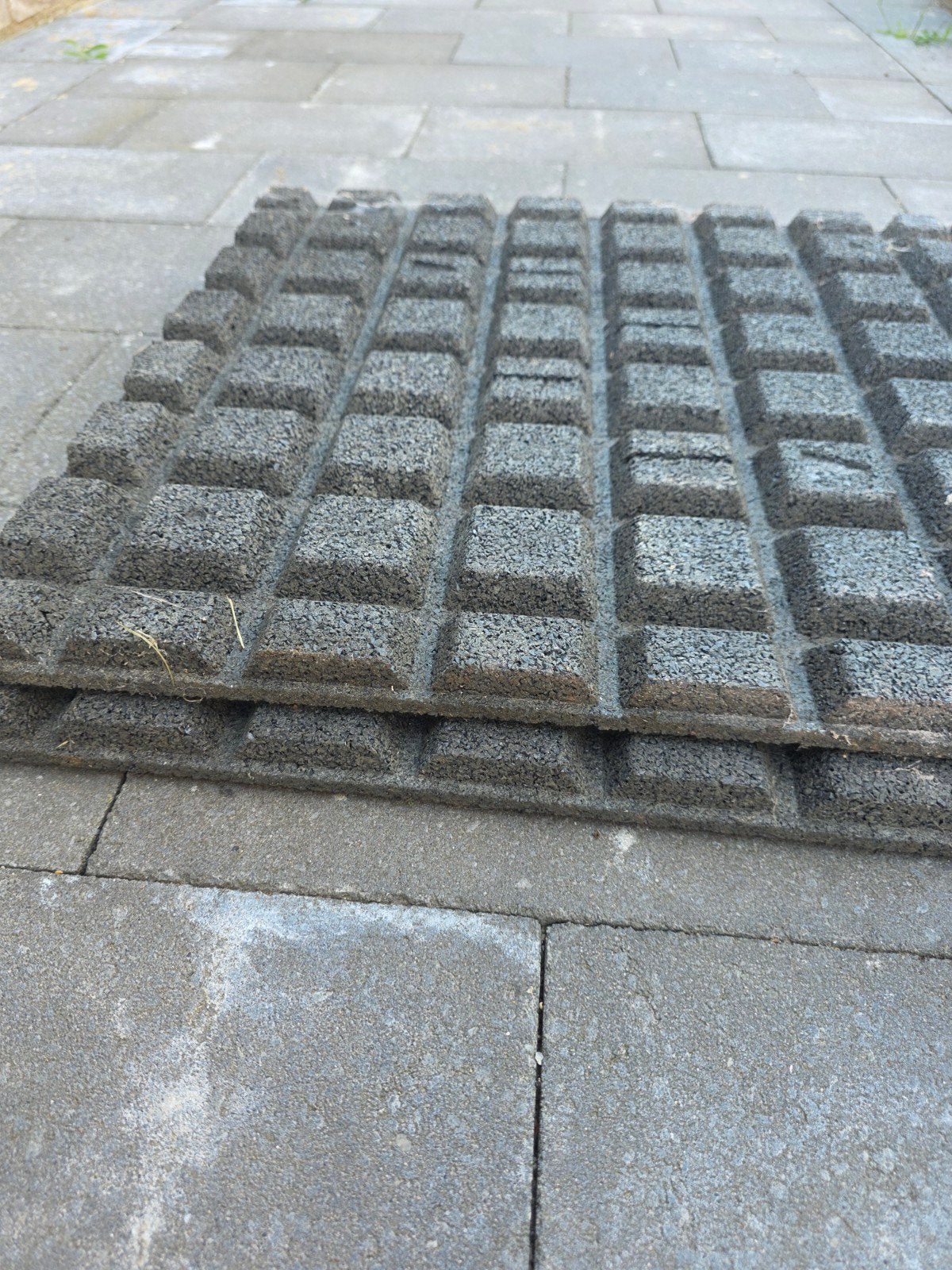 5 rubberen tegels 50x50 cm, Ophalen, Gebruikt, 40 tot 60 cm, Overige typen