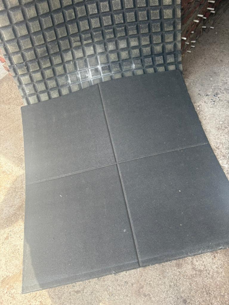 Rubberen tegels 10x 1mbij1m 3 cm, Ophalen of Verzenden, Zo goed als nieuw, Rubber, Overige typen