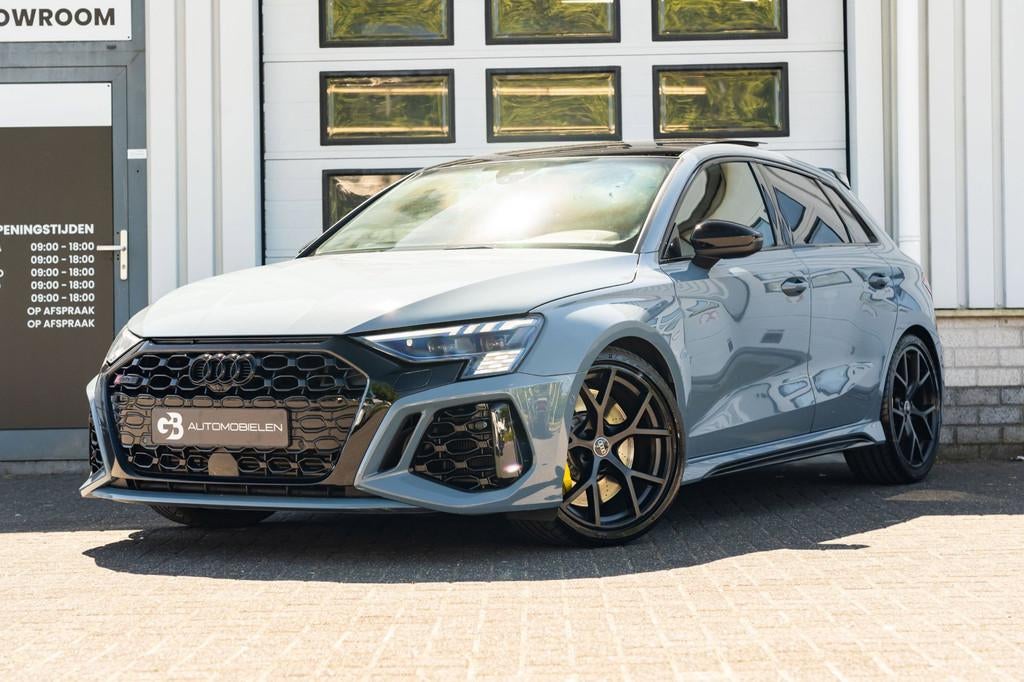 Audi A3 Sportback 2.5 TFSI RS 3 quattro Kemaro Grey PANO BTW, Auto's, Automaat, Gebruikt, RS3, 1545 kg