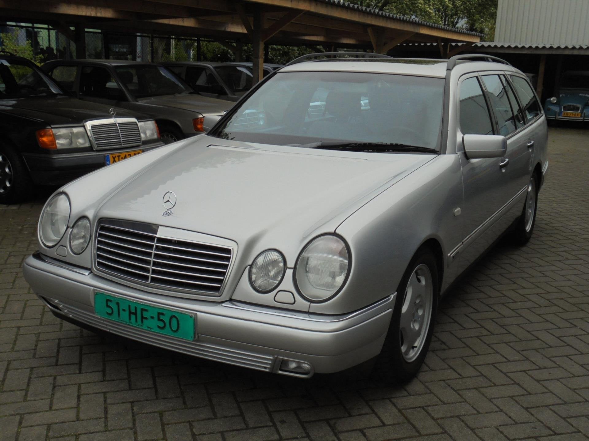 Mercedes-Benz E-klasse Combi 320 Avantgarde Japan 111248 km, foto 4