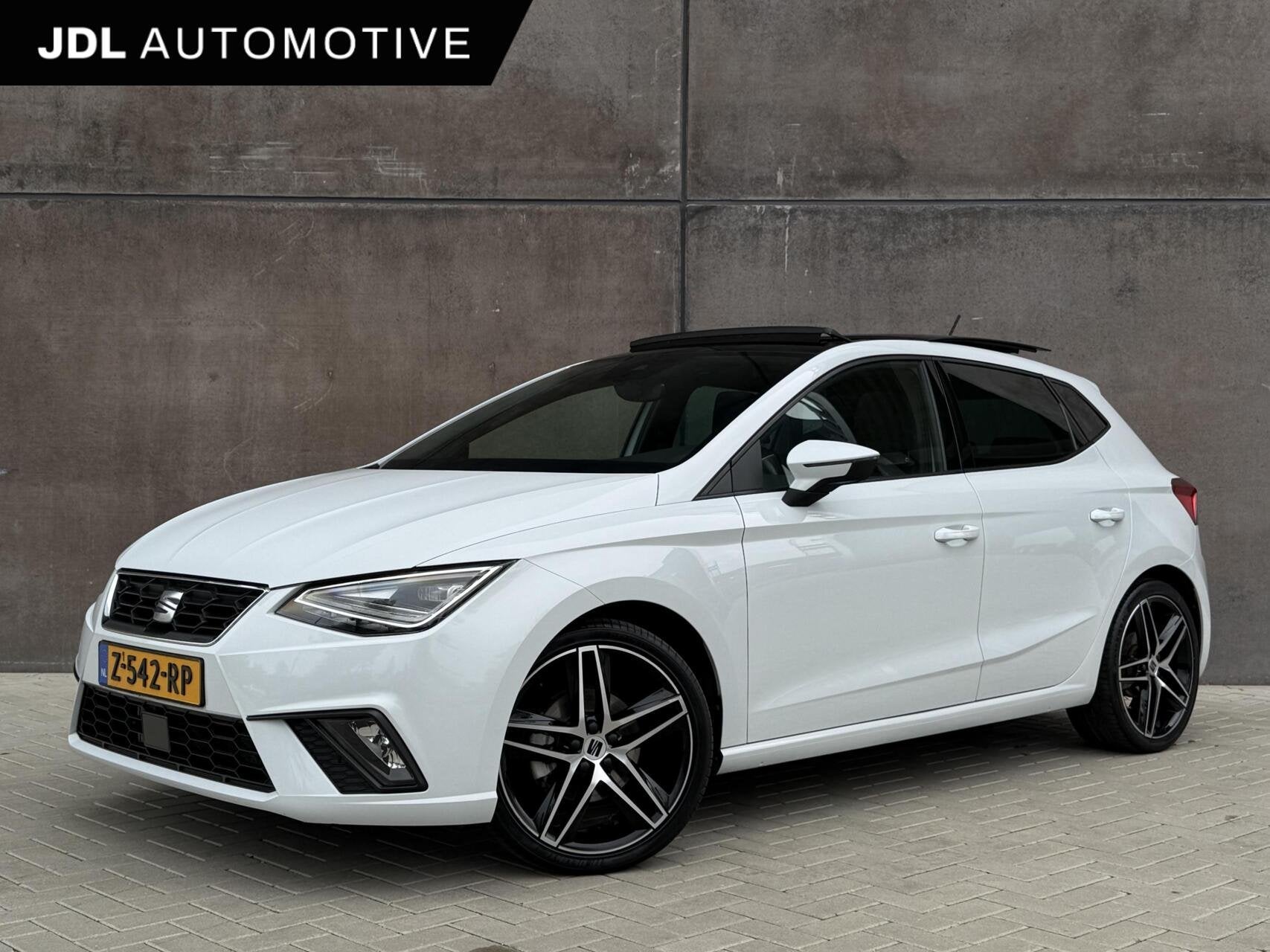 Seat Ibiza 1.0 EcoTSI FR Plus Connect | Panorama dak | Full, Dealer onderhouden, Stof, Gebruikt, Met garantie (alle)