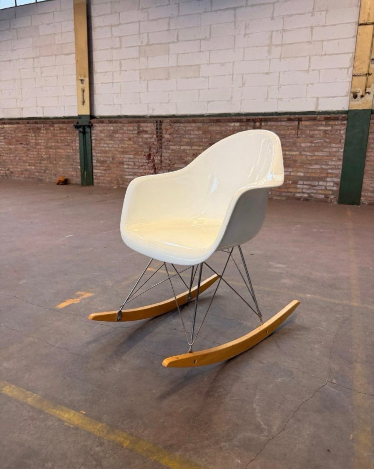 Iconische Eames RAR Schommelstoel - Wit, Ophalen, Kunststof, Gebruikt, Wit