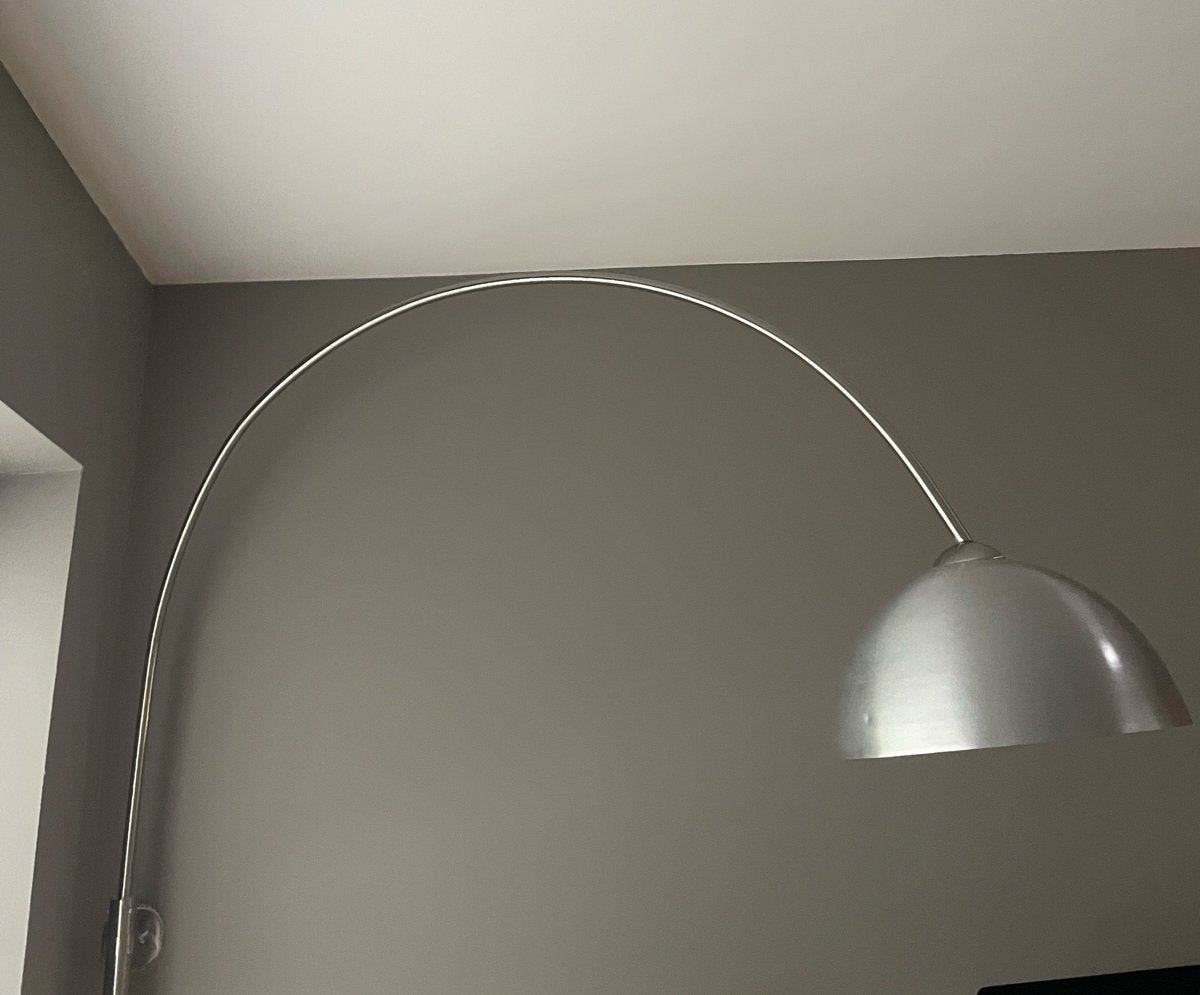 Moderne booglamp met grote arm - Zilverkleurig, Huis en Inrichting, Ophalen, Gebruikt, Metaal