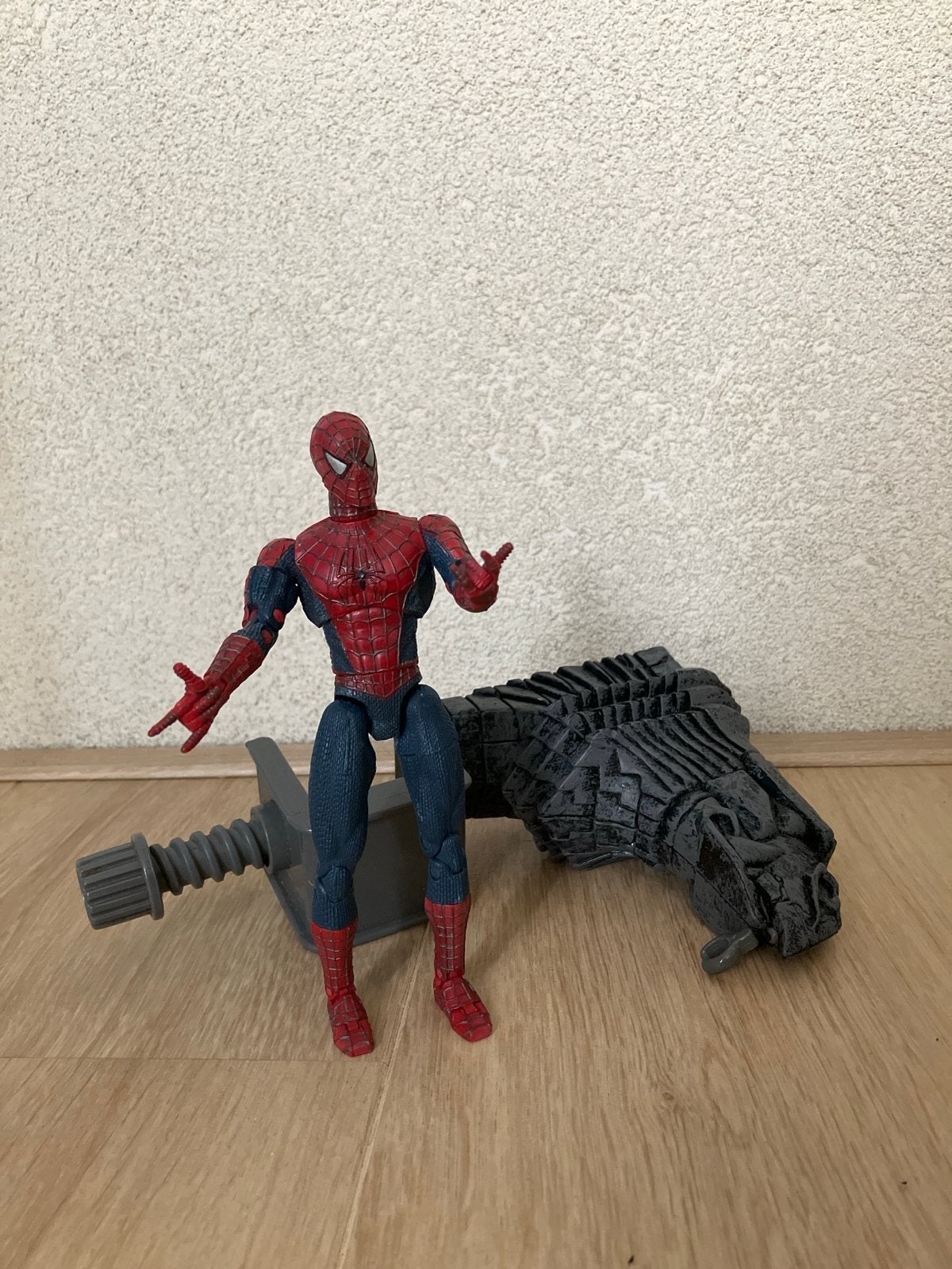 Spider-Man actiefiguur uit 2002 met slinger systeem, Ophalen of Verzenden, Zo goed als nieuw