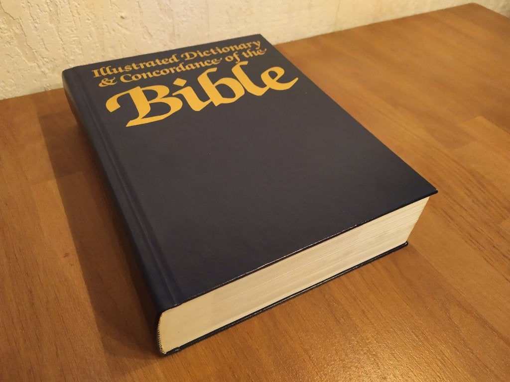 Illustrated Dictionary & Concordance of the Bible, Ophalen of Verzenden, Gelezen