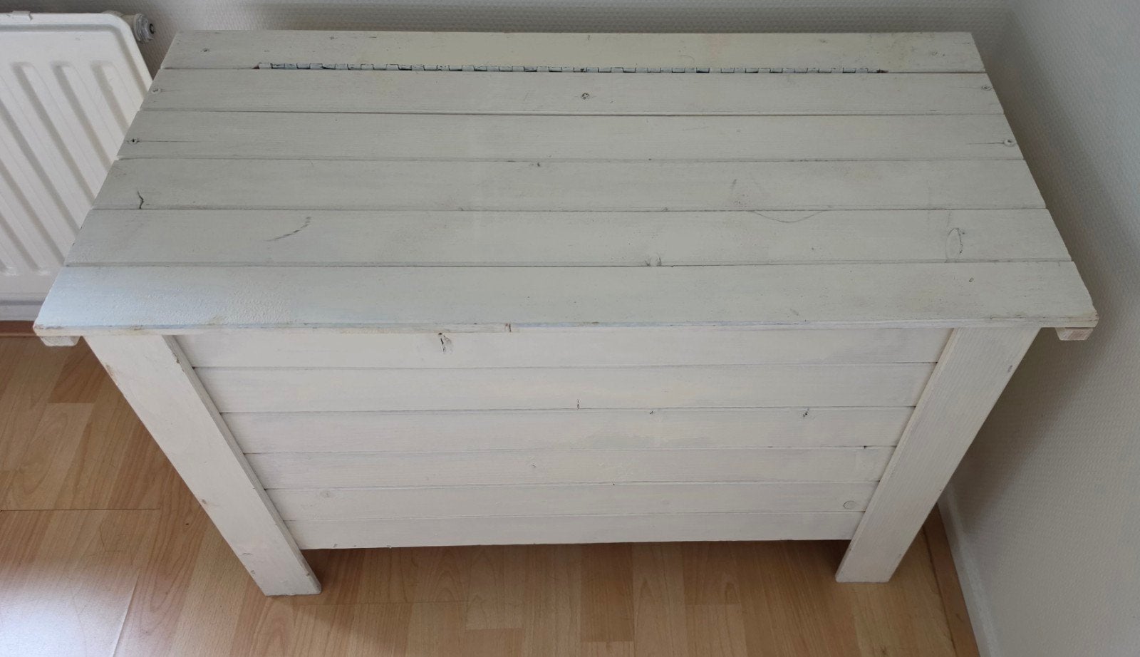 Oude witte slaapkamer kist - 80x39x50 cm, Ophalen, 50 – 75, Gebruikt, Minder dan 50 cm