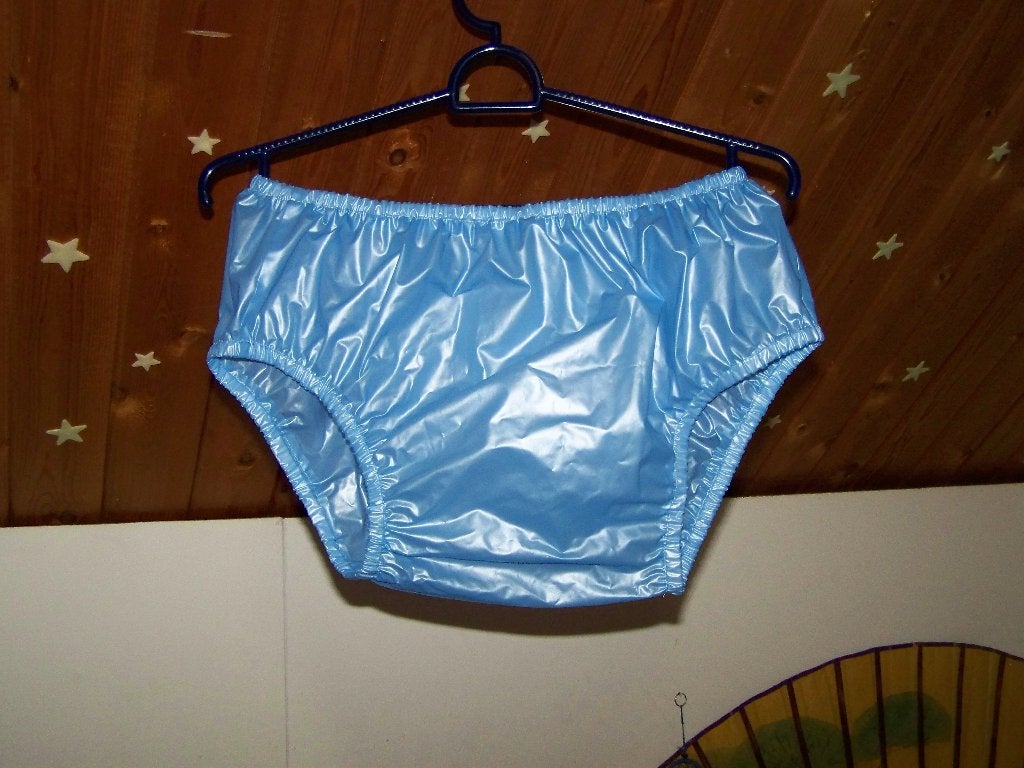plastic broek kleur blauw maat M., Verzenden, Zo goed als nieuw
