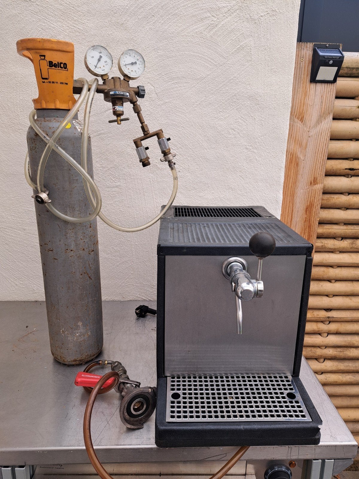 Watergekoelde tapinstallatie met CO2-fles, Witgoed en Apparatuur, Ophalen, Gebruikt