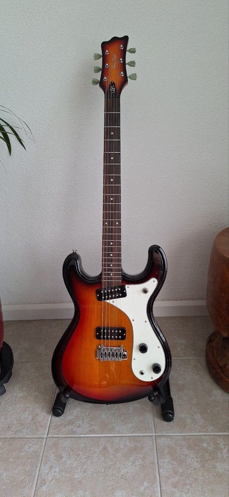 Te koop Harley Benton bariton gitaar, Muziek en Instrumenten, Snaarinstrumenten | Gitaren | Elektrisch, Ophalen, Zo goed als nieuw