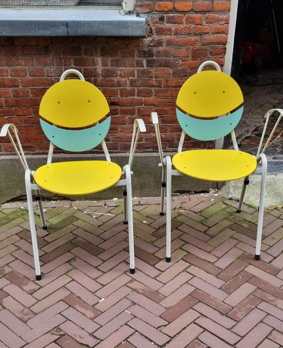 2 disigh stoeltjes, Ophalen