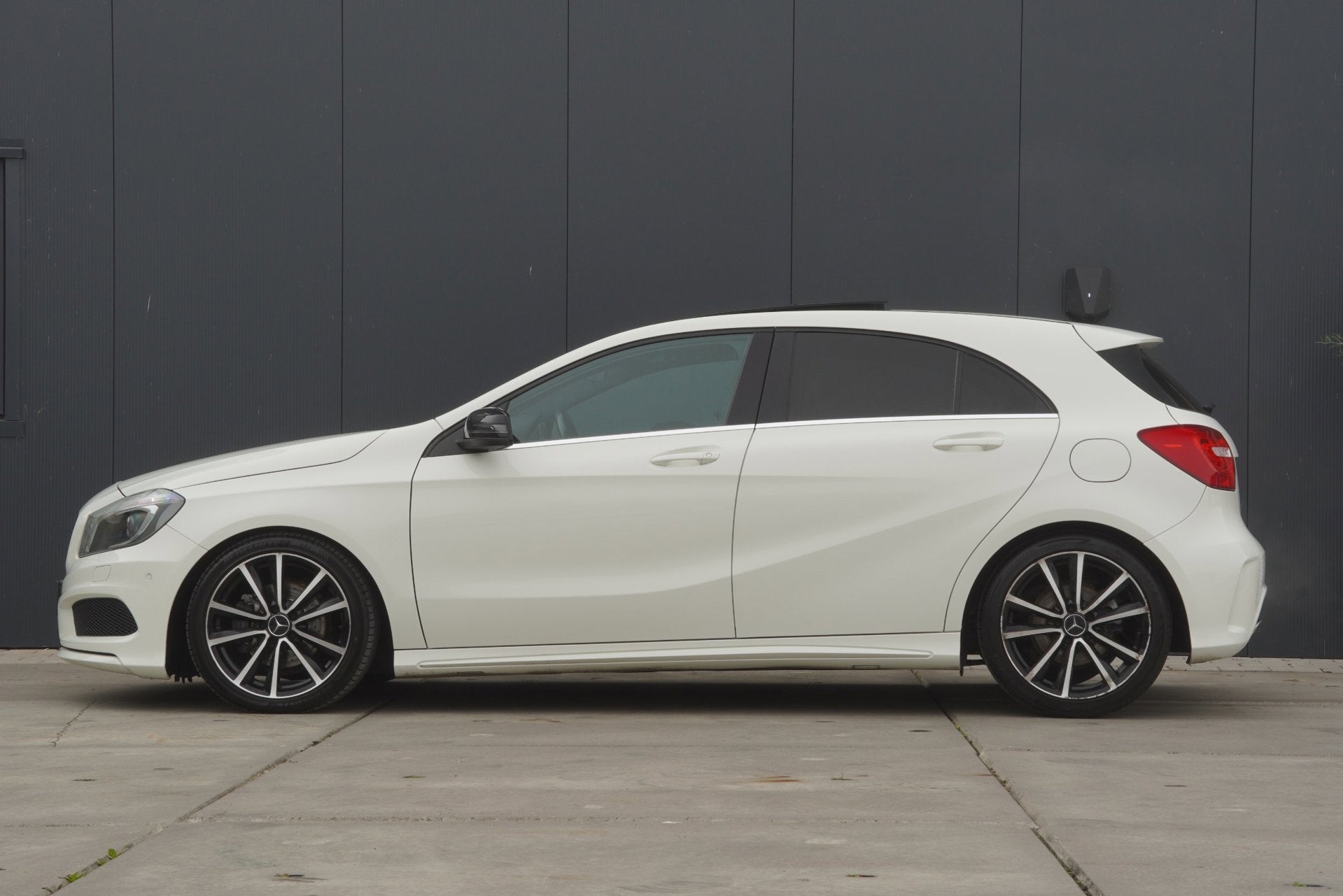 Mercedes-Benz A-klasse A 180|2013|A180|AMG|Automaat|Pano|Spo, Gebruikt, 4 cilinders, Panoramadak, 695 kg