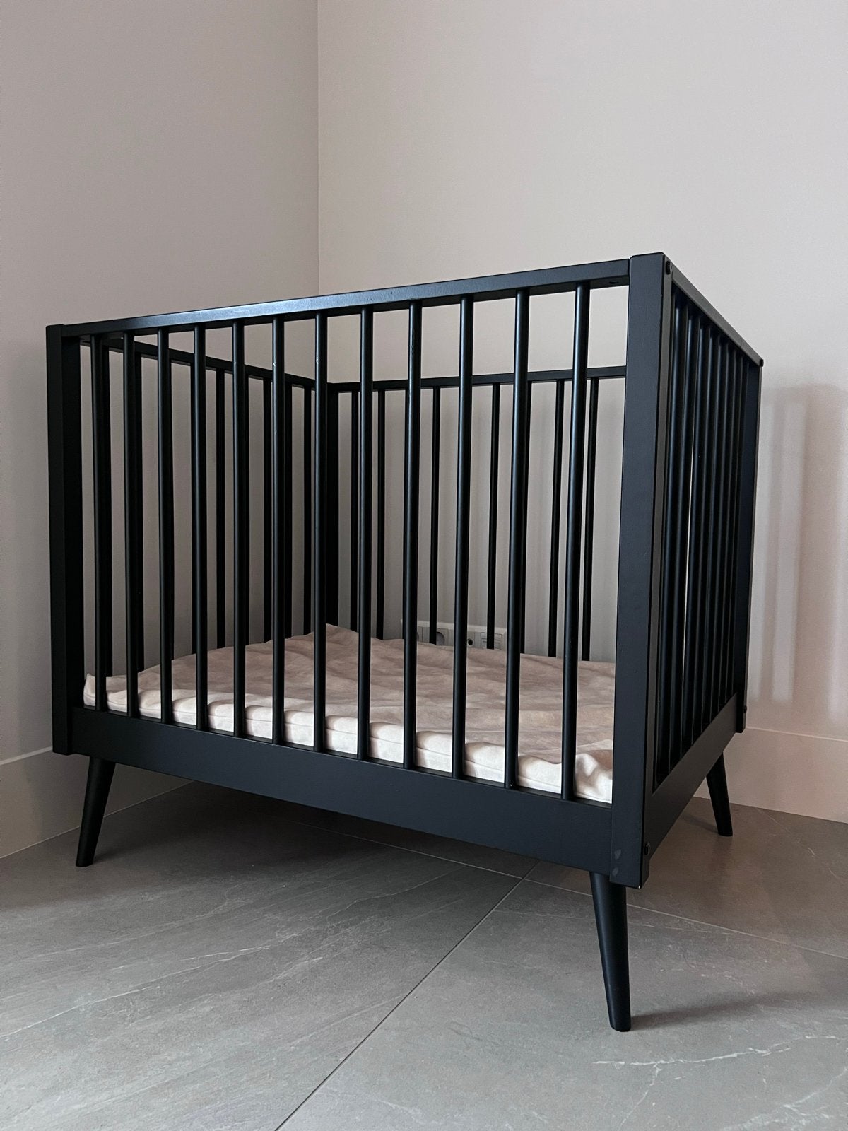 Europe Baby box van 98x77,3cm + boxmatras, Kinderen en Baby's, Ophalen, Gebruikt, In hoogte verstelbaar