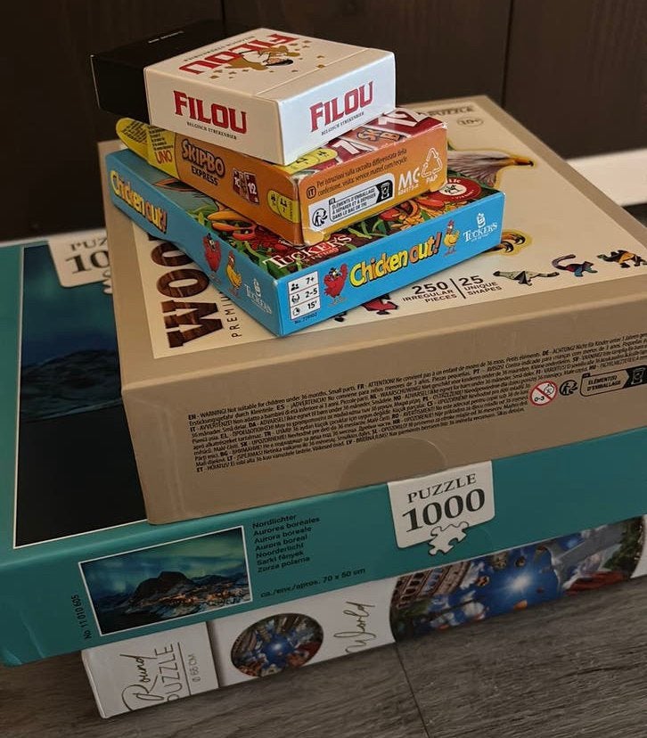 Diverse puzzels en spelletjes, Ophalen, Zo goed als nieuw