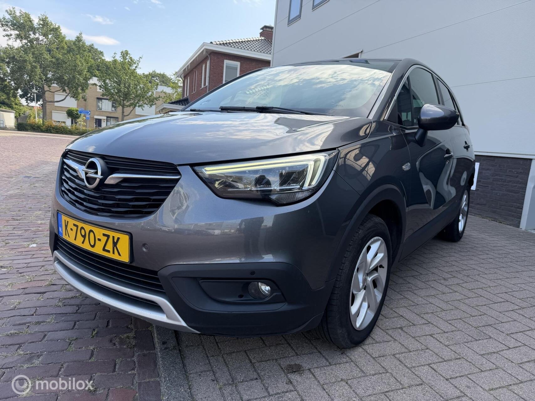 Opel Crossland X 1.2 Turbo Innovation AUTOMAAT / NAVI /TREKH, Auto's, Dealer onderhouden, 840 kg, Gebruikt, Euro 6