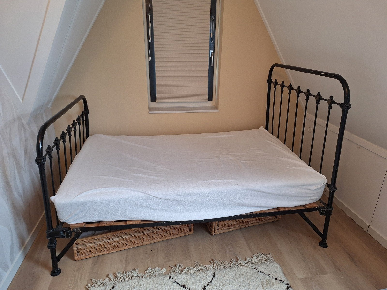 Antieke twijfelaar gietijzer, Huis en Inrichting, Slaapkamer | Slaapbanken, Ophalen, Gebruikt, Zwart, Twijfelaar