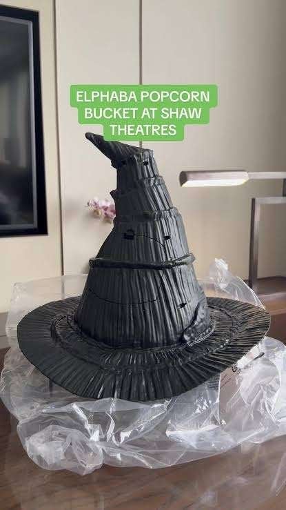 Partij Popcorn bucket/hoed van de film Wicked, Zakelijke goederen, Audio, Tv en Foto, Postbus 1, Megamoviestore, Ophalen of Verzenden