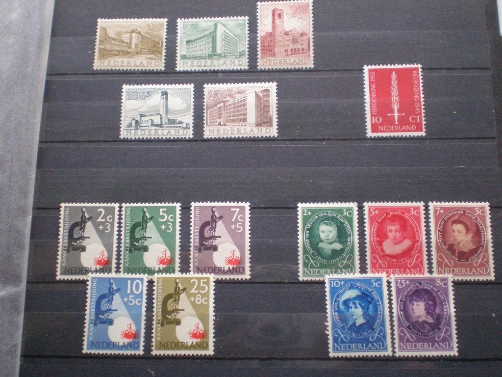 jaargang ( ook per serie) 1955 postfris ( U 894)..€ 3,30, Postzegels en Munten, Postzegels | Nederland, Ophalen of Verzenden