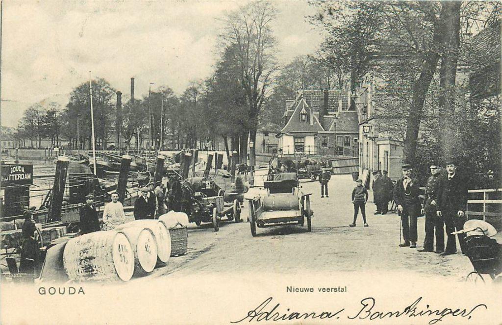 701-256-025 Gouda Nieuwe Veerstal, Verzamelen, Ansichtkaarten | Nederland, Verzenden, Voor 1920, Zuid-Holland