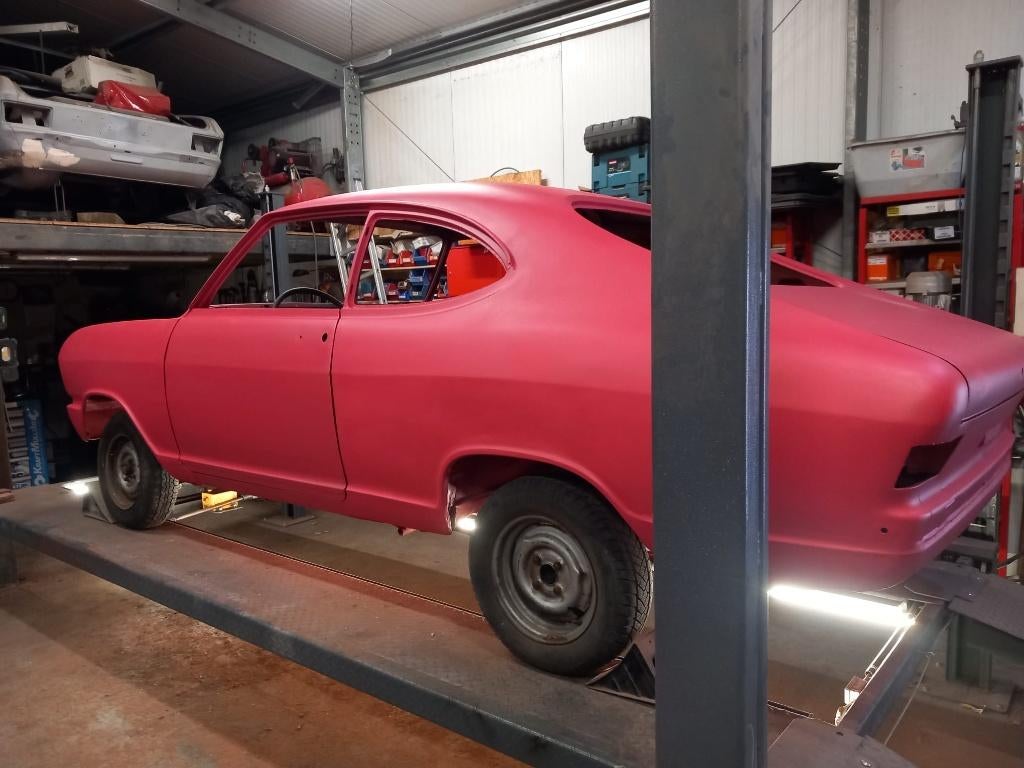 te koop lege opgelaste carroserie opel kadett b coupé, foto 2