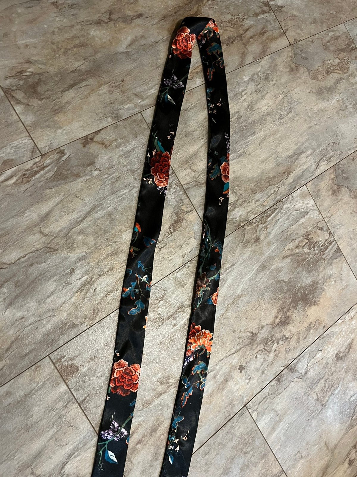 Sjaaltje, Kleding | Dames, Ophalen of Verzenden, Zo goed als nieuw, Maat 38/40 (M), Sjaal