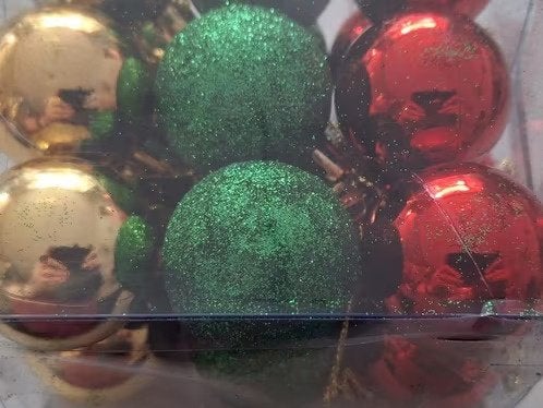 18 gekleurde kerstballen in doos h, Diversen, Onbekend, Nieuw, Ophalen of Verzenden, Losse verkoop