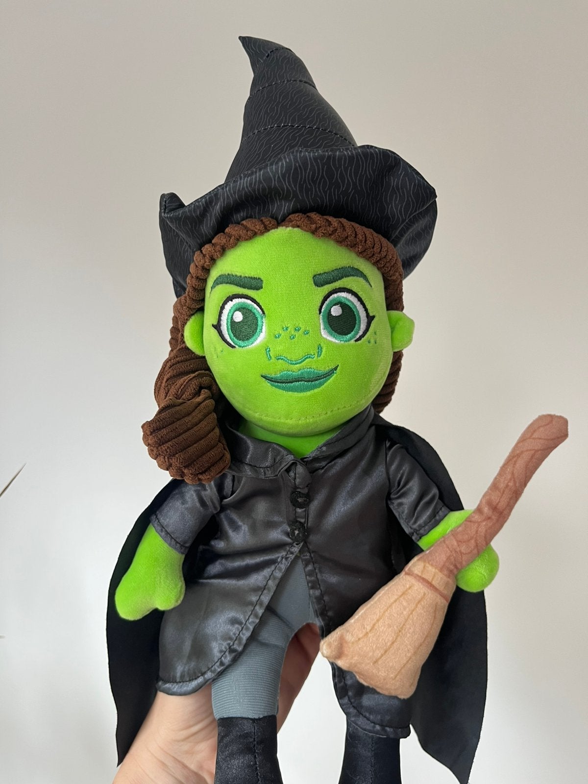 Hele mooie officiele Elphaba knuffel van Wicked Universal, Ophalen of Verzenden, Nieuw, Film