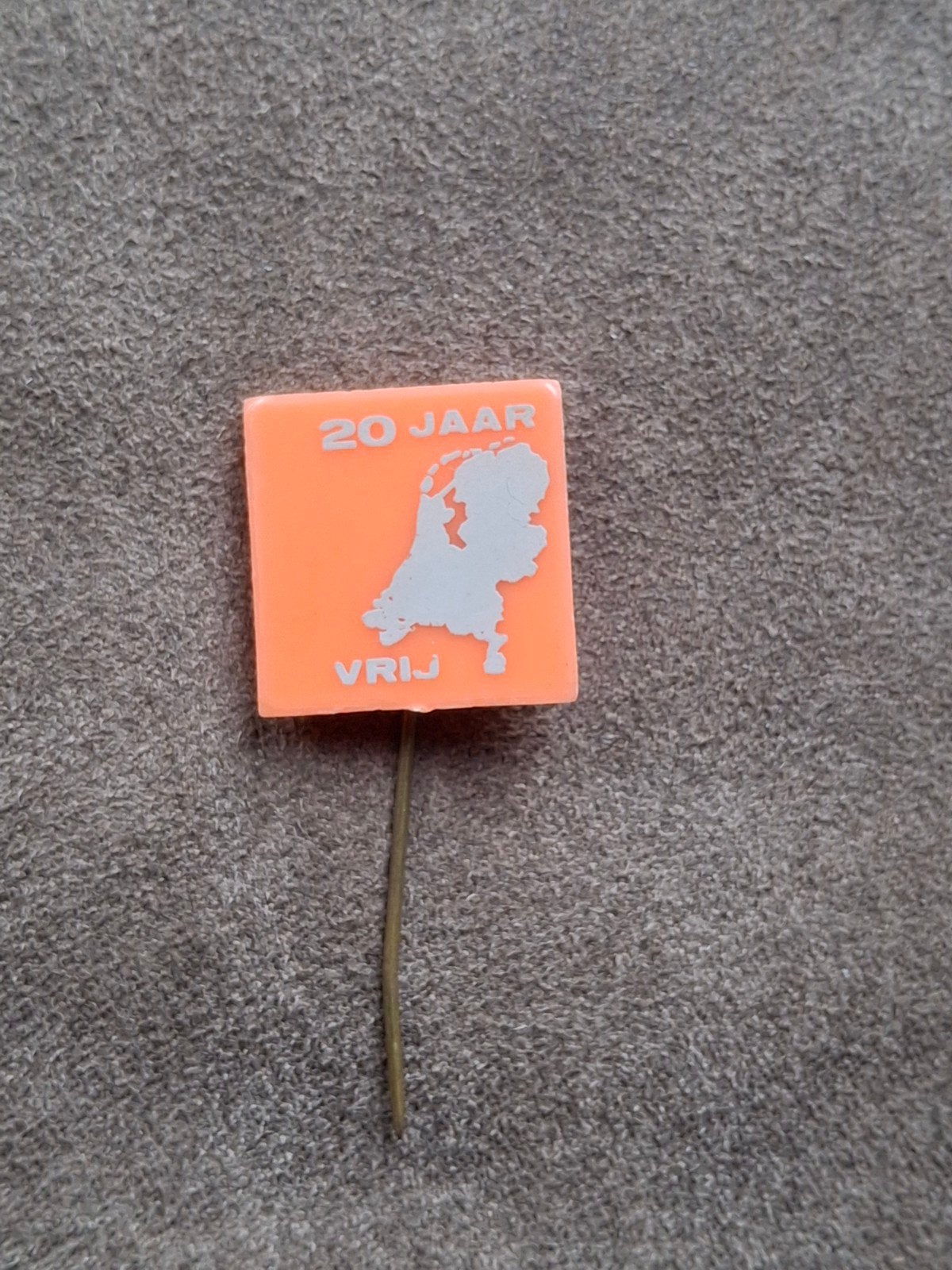 Speldje 20 jaar vrij - afb. Nederland, Verzamelen, Ophalen of Verzenden, Gebruikt