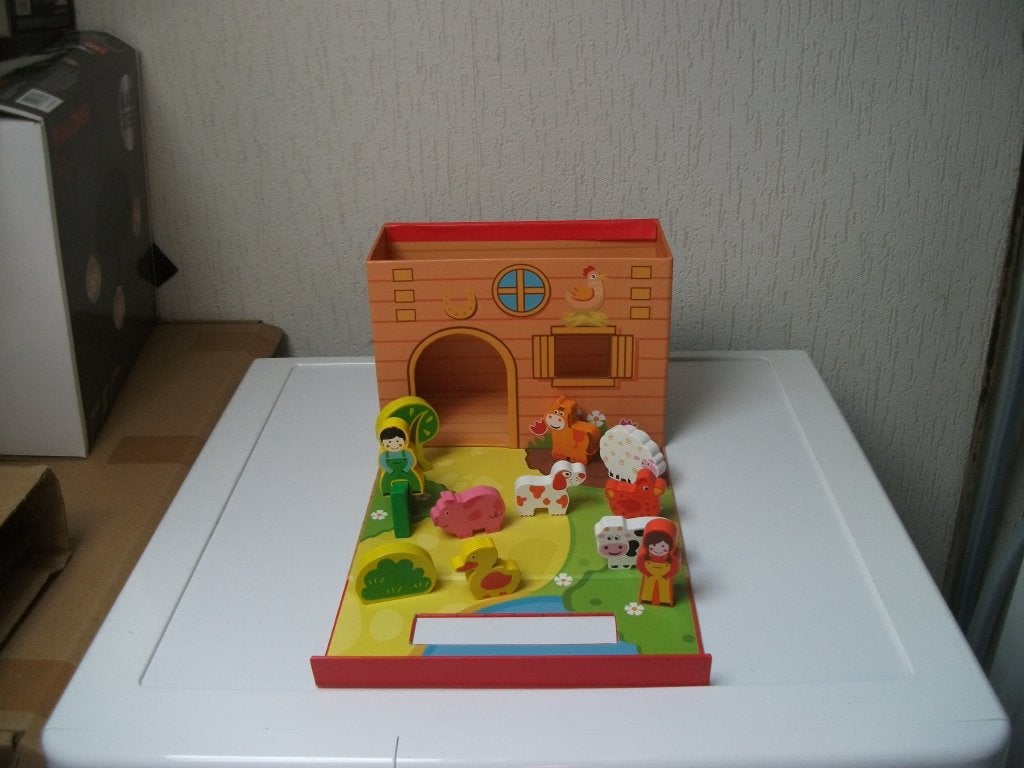 Kartonnen boerderij met houten figuren, Ophalen of Verzenden, Gebruikt