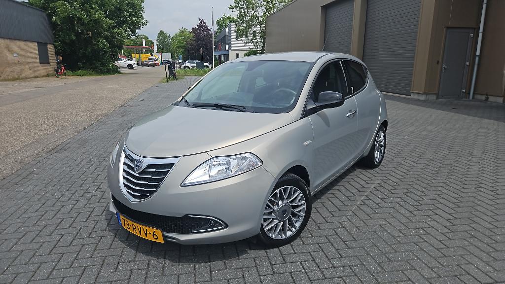 Unieke Lancia Ypsilon 0.9 TwinAir Beige | Slechts 15.975KM, Voorwielaandrijving, Euro 5, Stof, Beige
