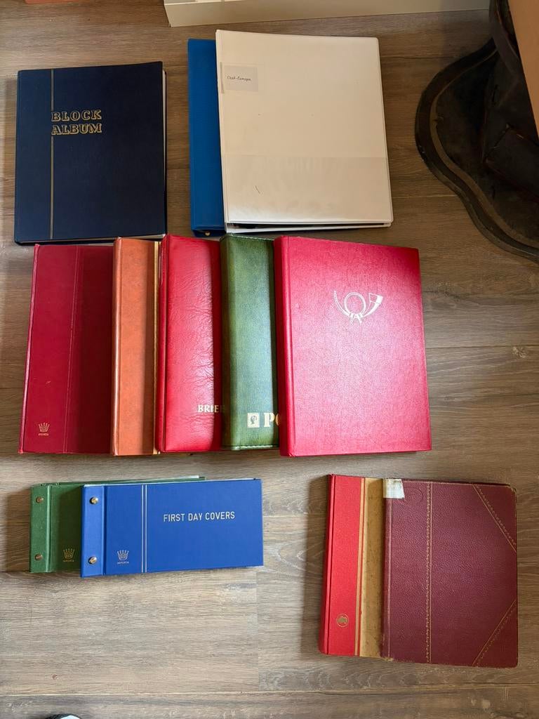 12 lege postzegelalbums, Postzegels en Munten, Postzegels | Volle albums en Verzamelingen, Ophalen of Verzenden, Nederland