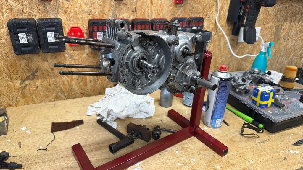 Kreidler motor bok handig bij montage/revisie van motor blok, Ophalen of Verzenden, Zo goed als nieuw, Blok