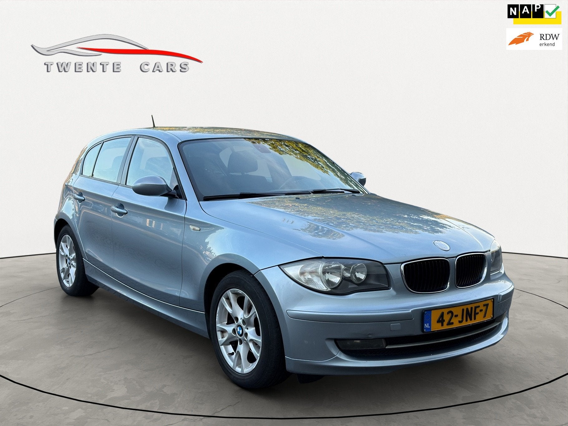 BMW 1-serie 116i Business Line | Clima | Automaat | Nieuwe A, Auto's, Zwart, 4 cilinders, 122 pk, Origineel Nederlands