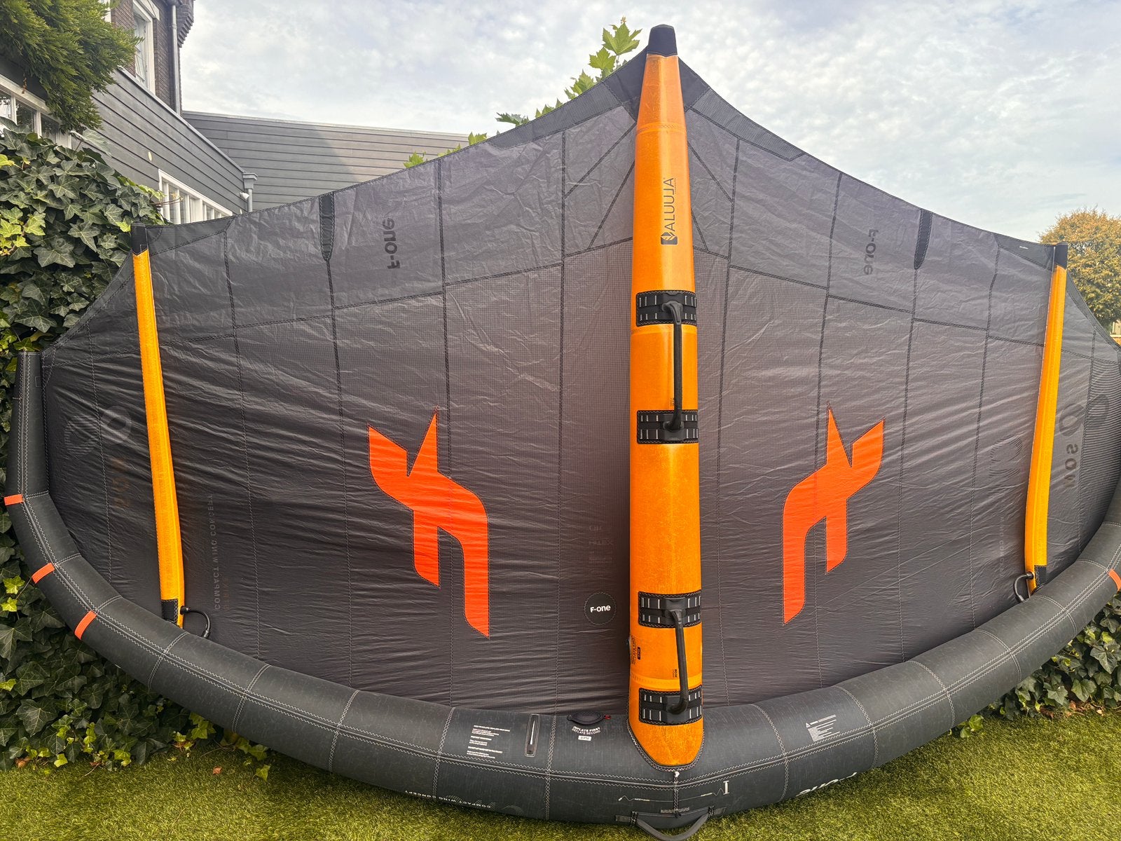 F-One Strike CWC V4 Aluula 8m in 2026 in gebruik, Watersport en Boten, Ophalen of Verzenden, Zo goed als nieuw, Wingsurf-wing
