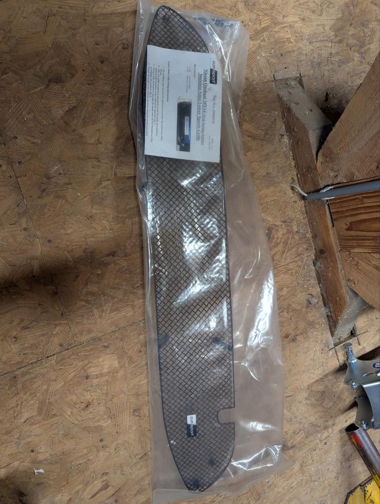 Zunsport Ondergrille Nissan Qashqai J11 met parkeersensoren, Voor, Nieuw, Ophalen of Verzenden, Bumper