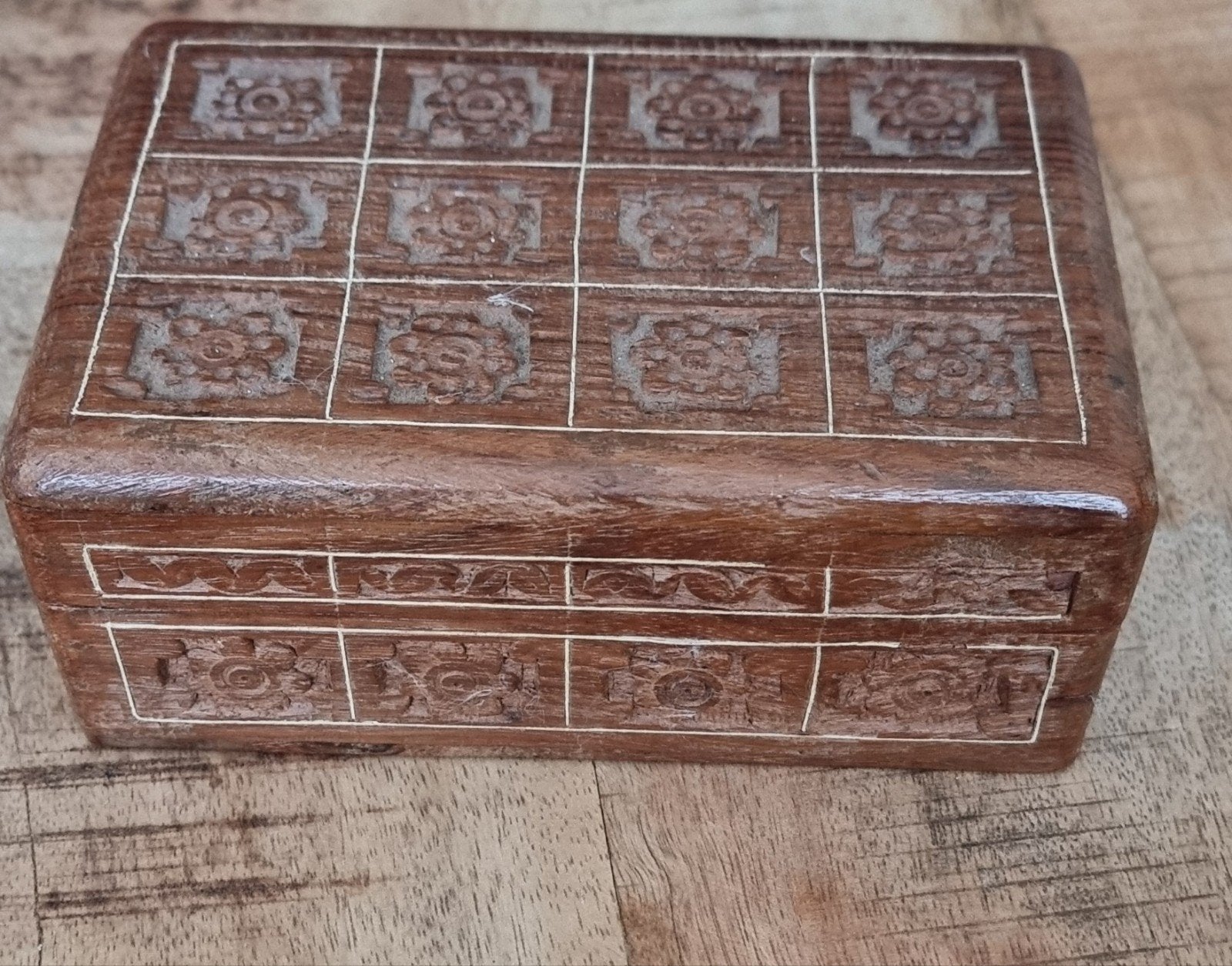 Antiek houten doosje met houtsnijwerk en fluwelen binnenkant, Ophalen