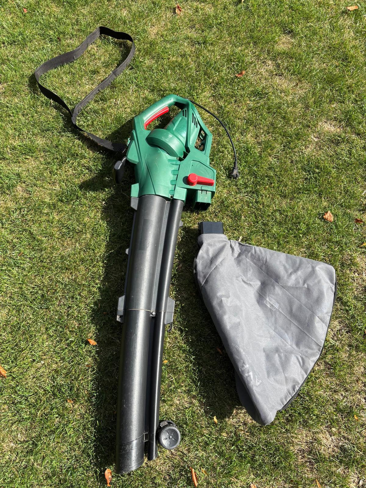 Bladblazer cq bladzuiger met opvangzak en draagriem, Tuin en Terras, Bladblazers, Ophalen, Gebruikt, Handgedragen, Met opvangzak