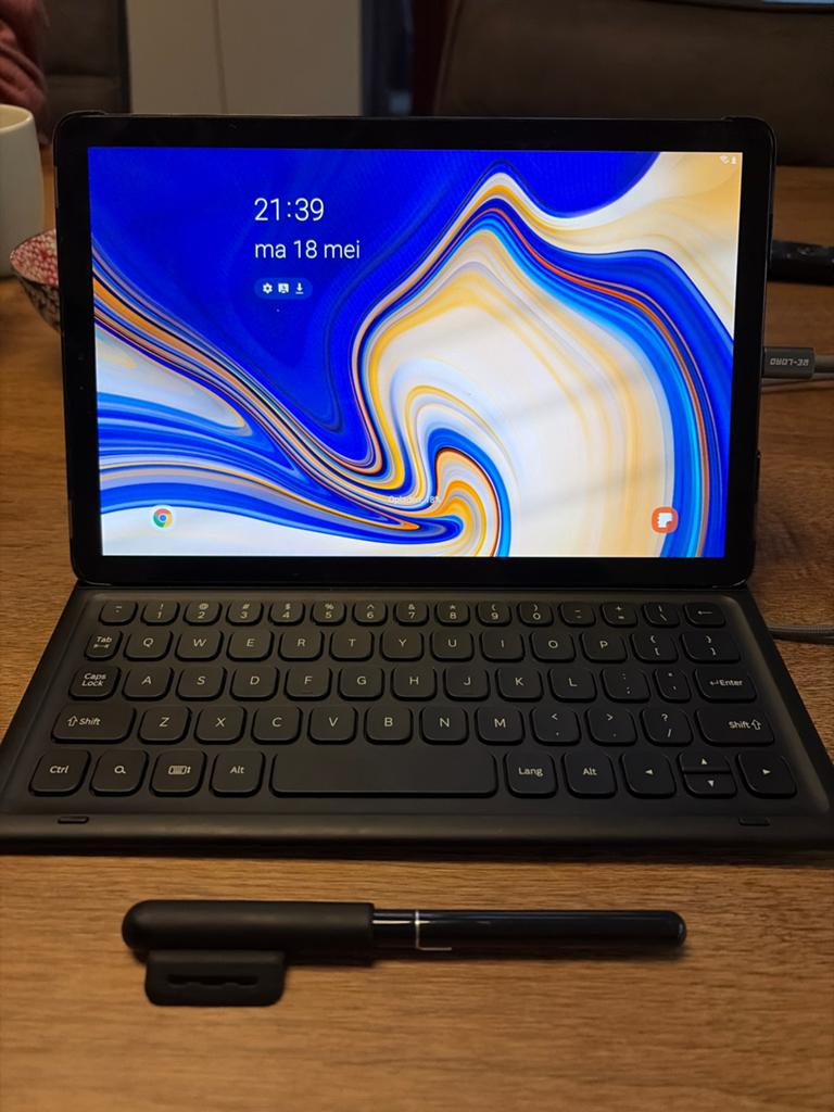Samsung Galaxy Tab S4 met toetsenbord en S Pen, 10 inch, Uitbreidbaar geheugen, Tab S4 / SM-T830, Ophalen of Verzenden
