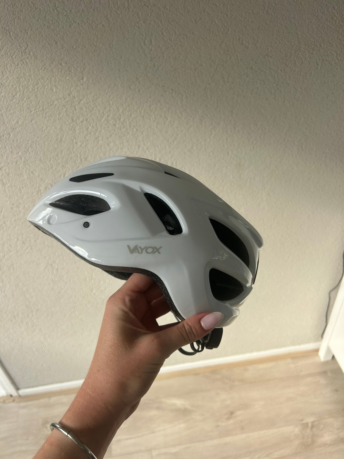Fietshelm Wit, Fietsen en Brommers, Fietsaccessoires | Fietshelmen, Ophalen of Verzenden, Nieuw, L, Heer of Dame