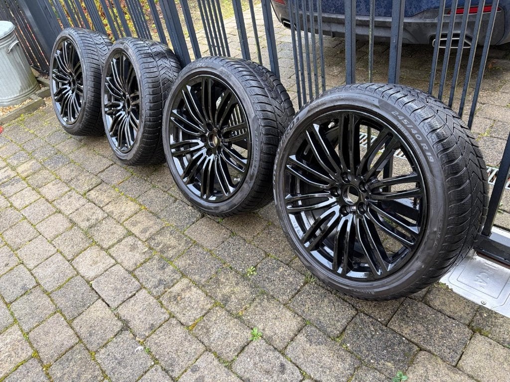 Originele BMW 19 inch 664M - Pirelli winterbanden - G30/G31, Banden en Velgen, Winterbanden, Personenwagen, Ophalen