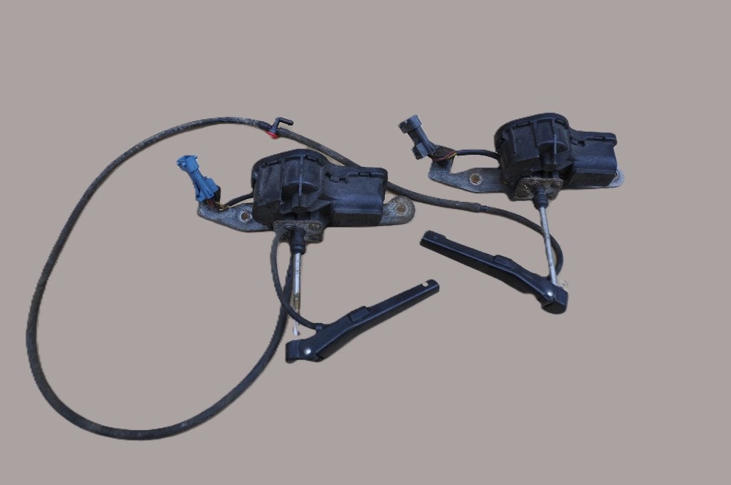 Goede set koplamp wissermotoren  Saab 900 / 9-3 1994 - 2002, Gebruikt, Info@saabcars.se, Ophalen of Verzenden, Saab