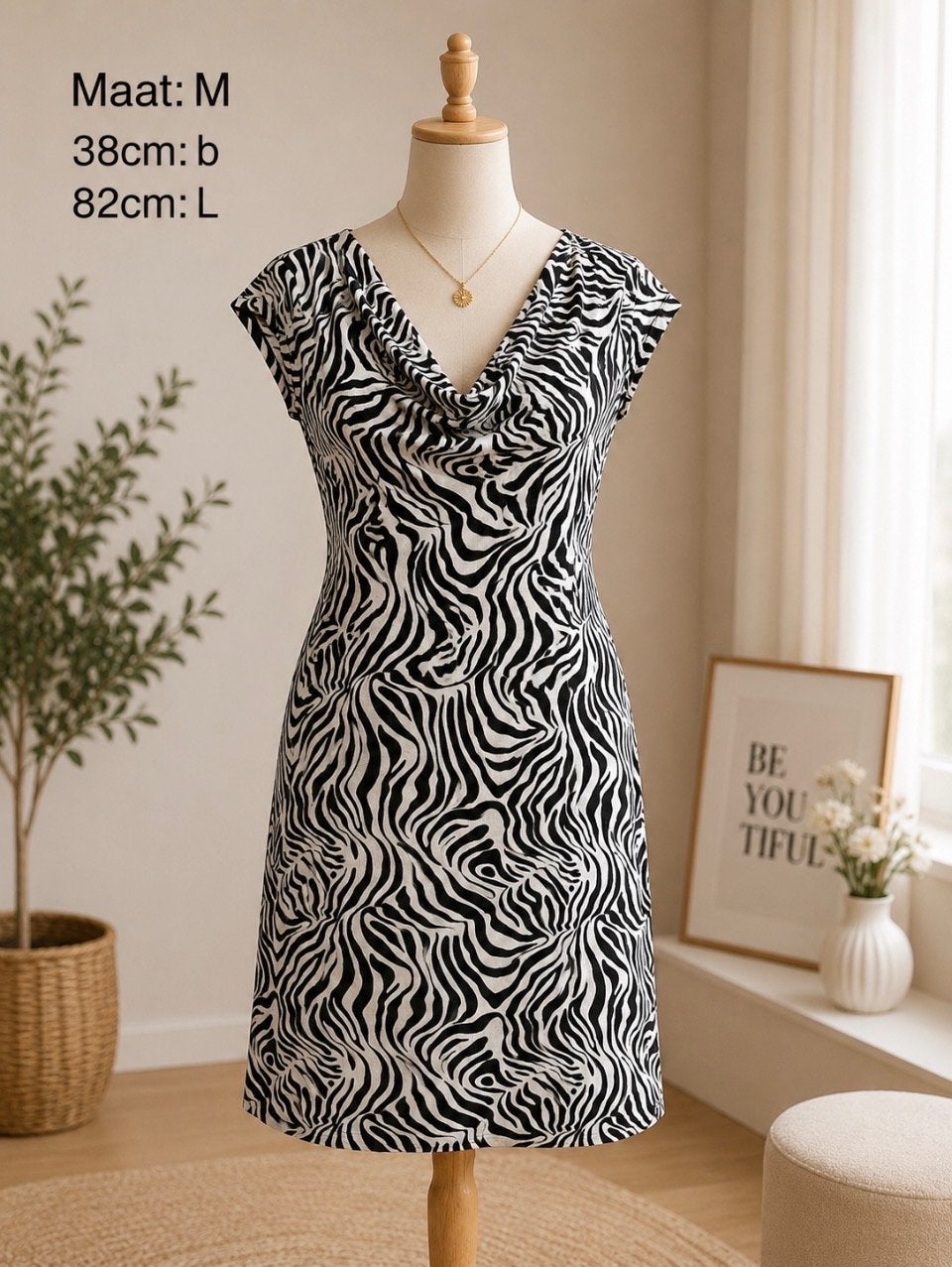 Zwart-wit Zebraprint Jurk met Watervalhals - Maat M, Maat 38/40 (M), Zwart, Ophalen of Verzenden, Zo goed als nieuw