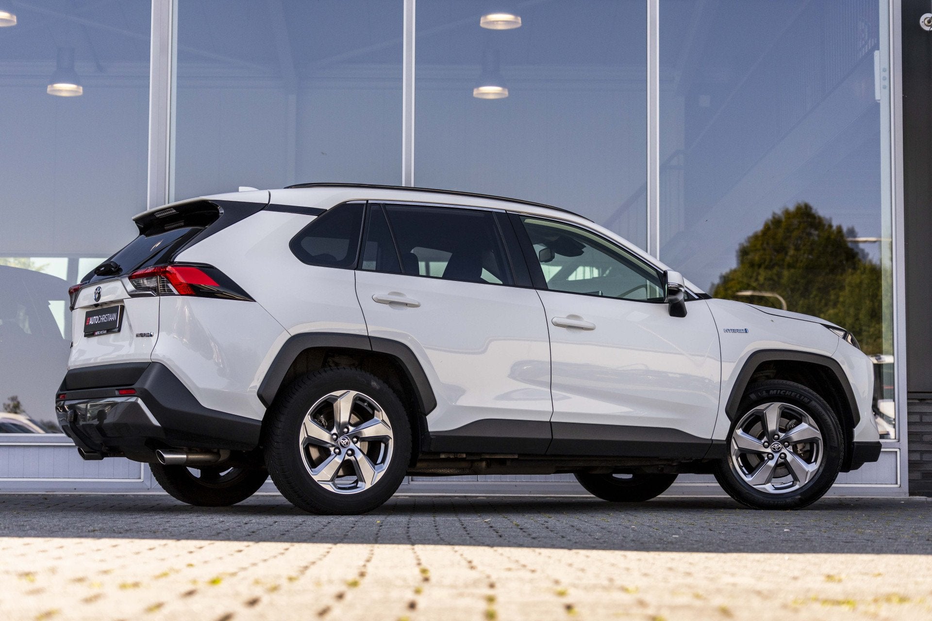 Toyota RAV4 2.5 Hybrid Dynamic | Trekhaak | Camera | ACC, 12 maanden, Stof, Gebruikt, 4 cilinders
